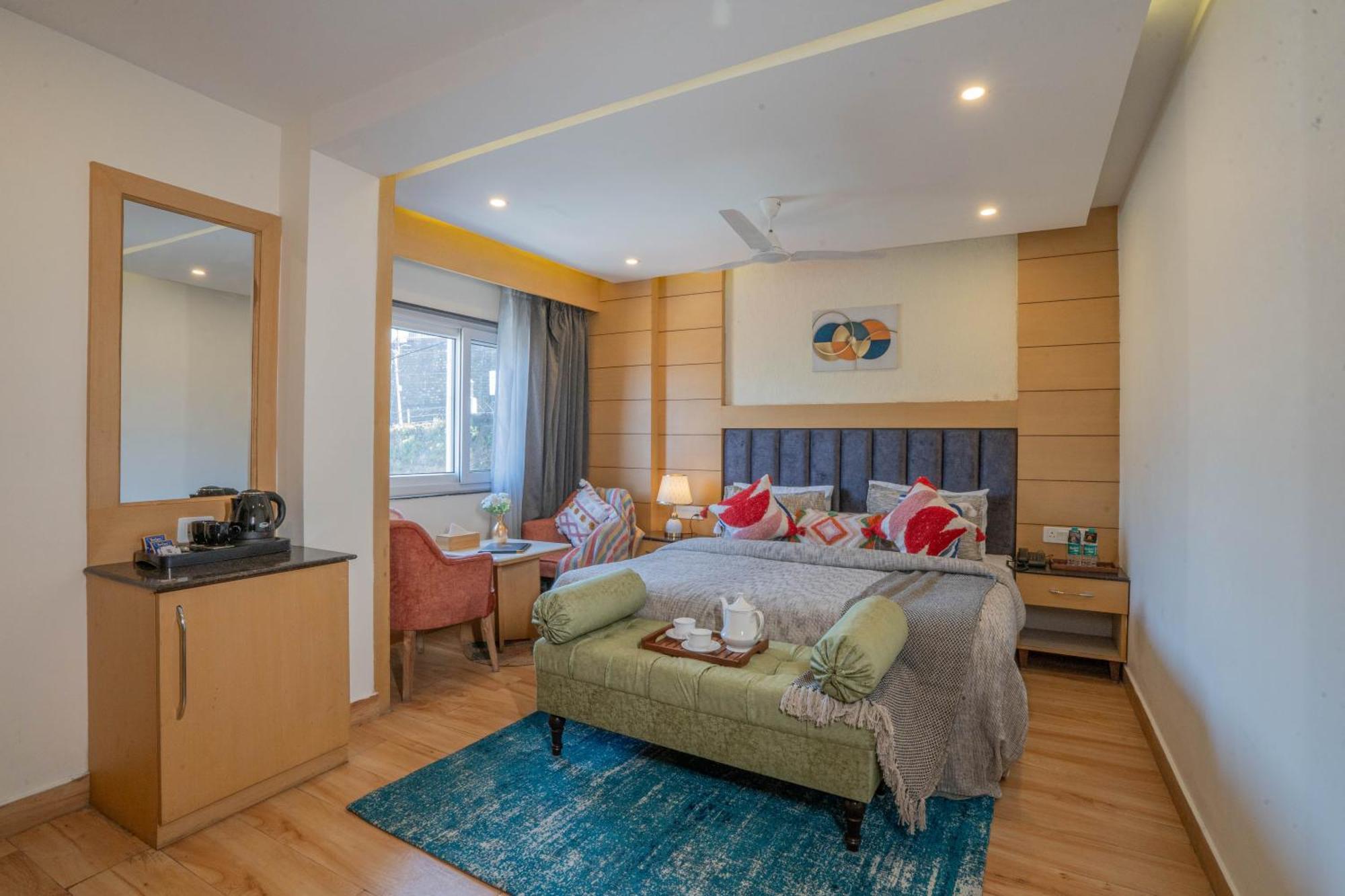 Super Hotel By Perfectstayz Mall Road Mussoorie Exterior foto